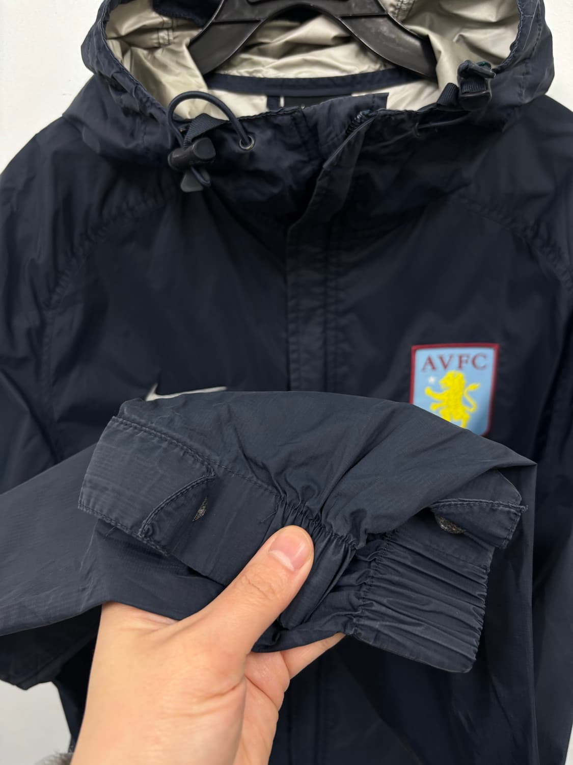 나이키 AVFC 후드 바람막이  상품이미지3