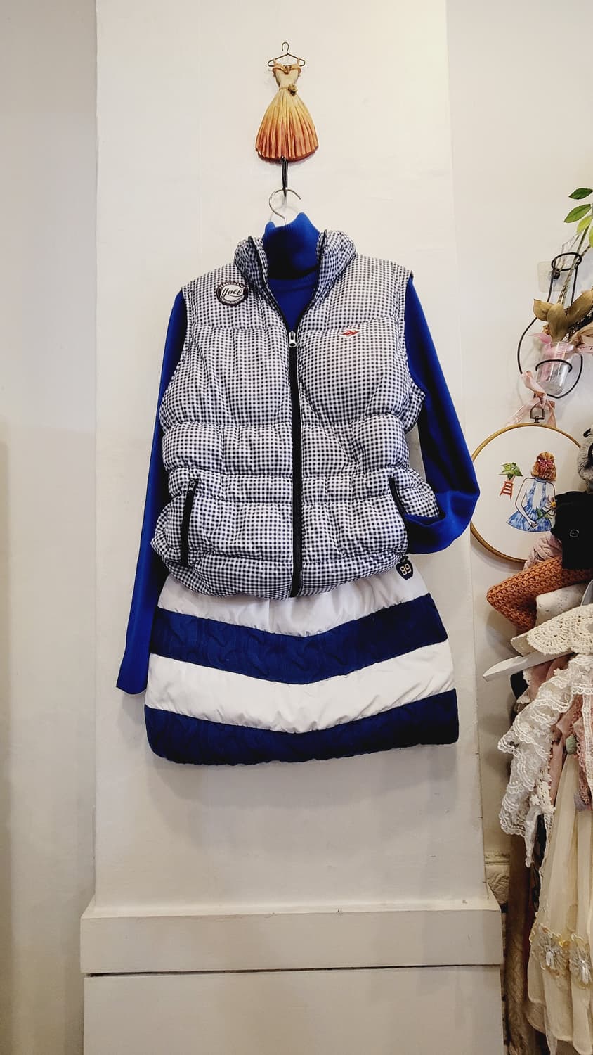 파리게이츠 구스 패딩베스트. 파리게이츠 구스스커트. 블루폴라 상품이미지1