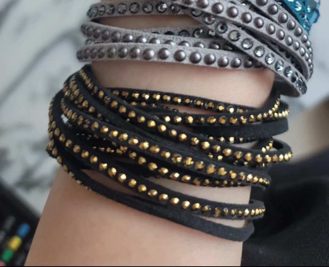 Swarovski 스와로브스키 슬레이크 스터드 가죽 팔찌 골드 블랙 상품이미지2
