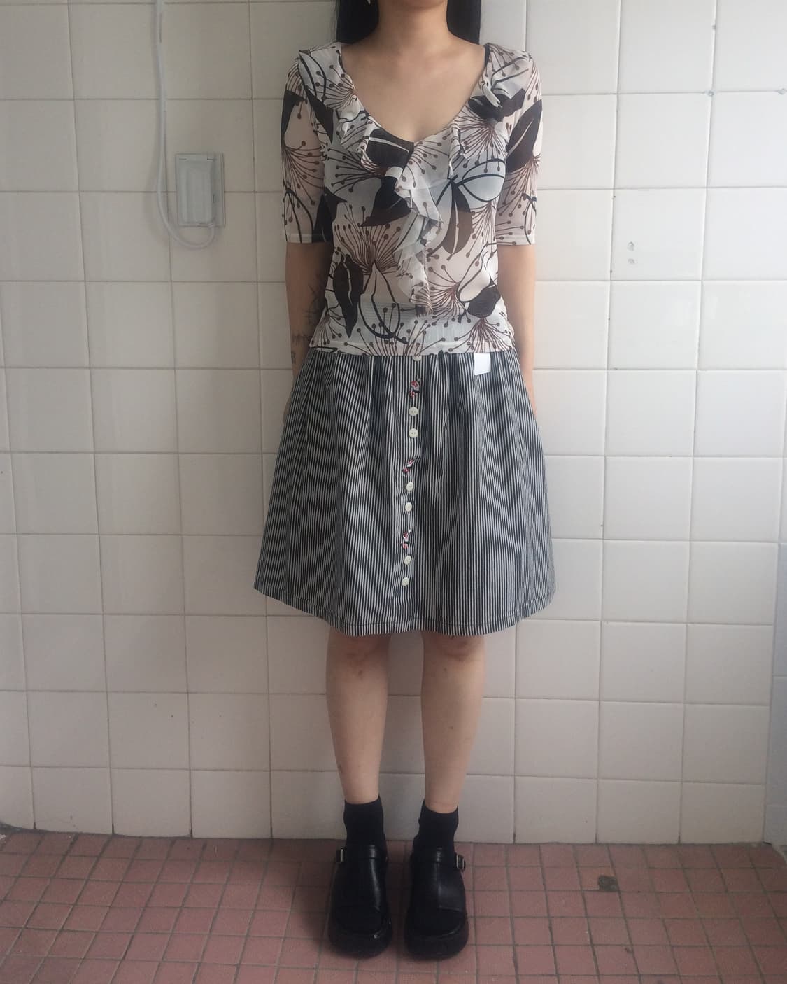 Pattern frill mesh top 상품이미지1