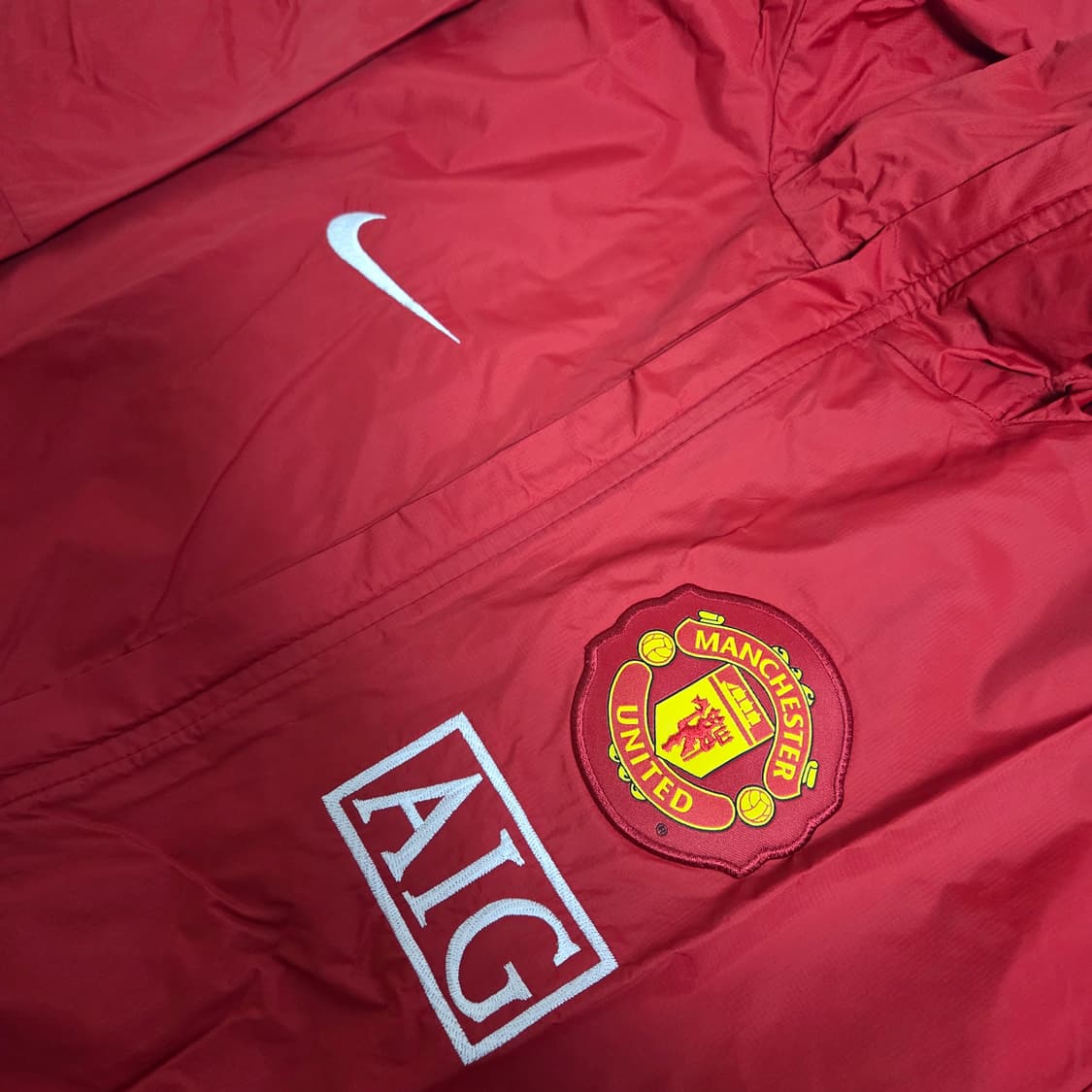 100 맨유 나이키 바람막이 AIG 후드집업 상품이미지2