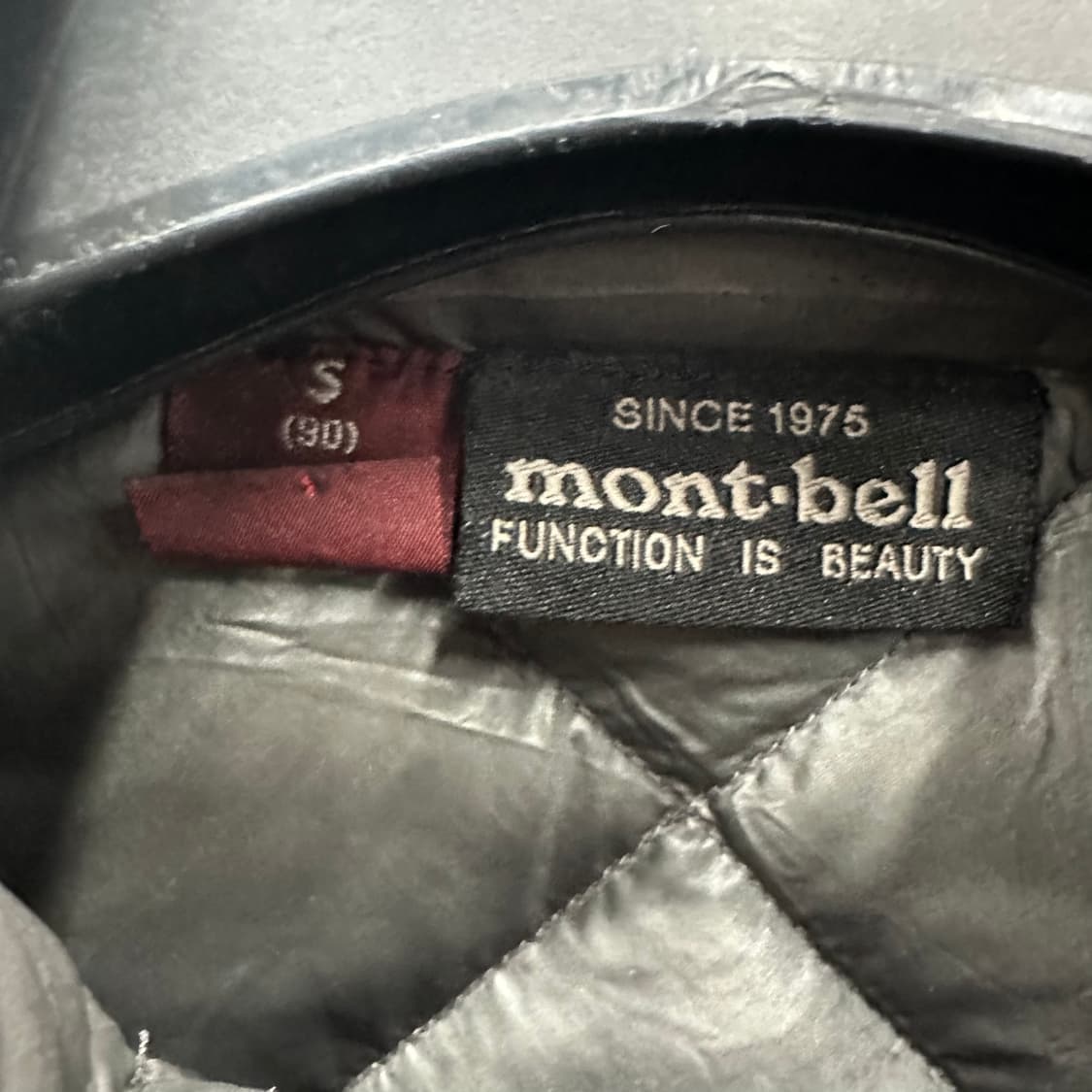 90 몽벨 여자 구스다운 경량패딩 상품이미지4