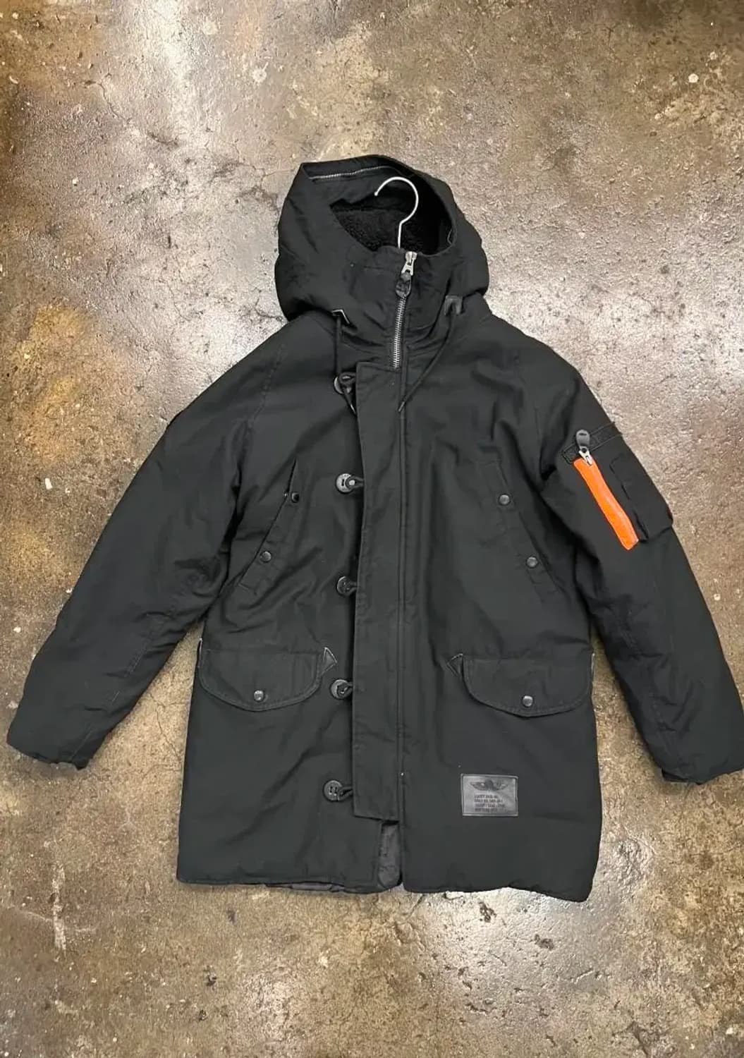 schott 쇼트 블랙 오버핏 다운 상품이미지1