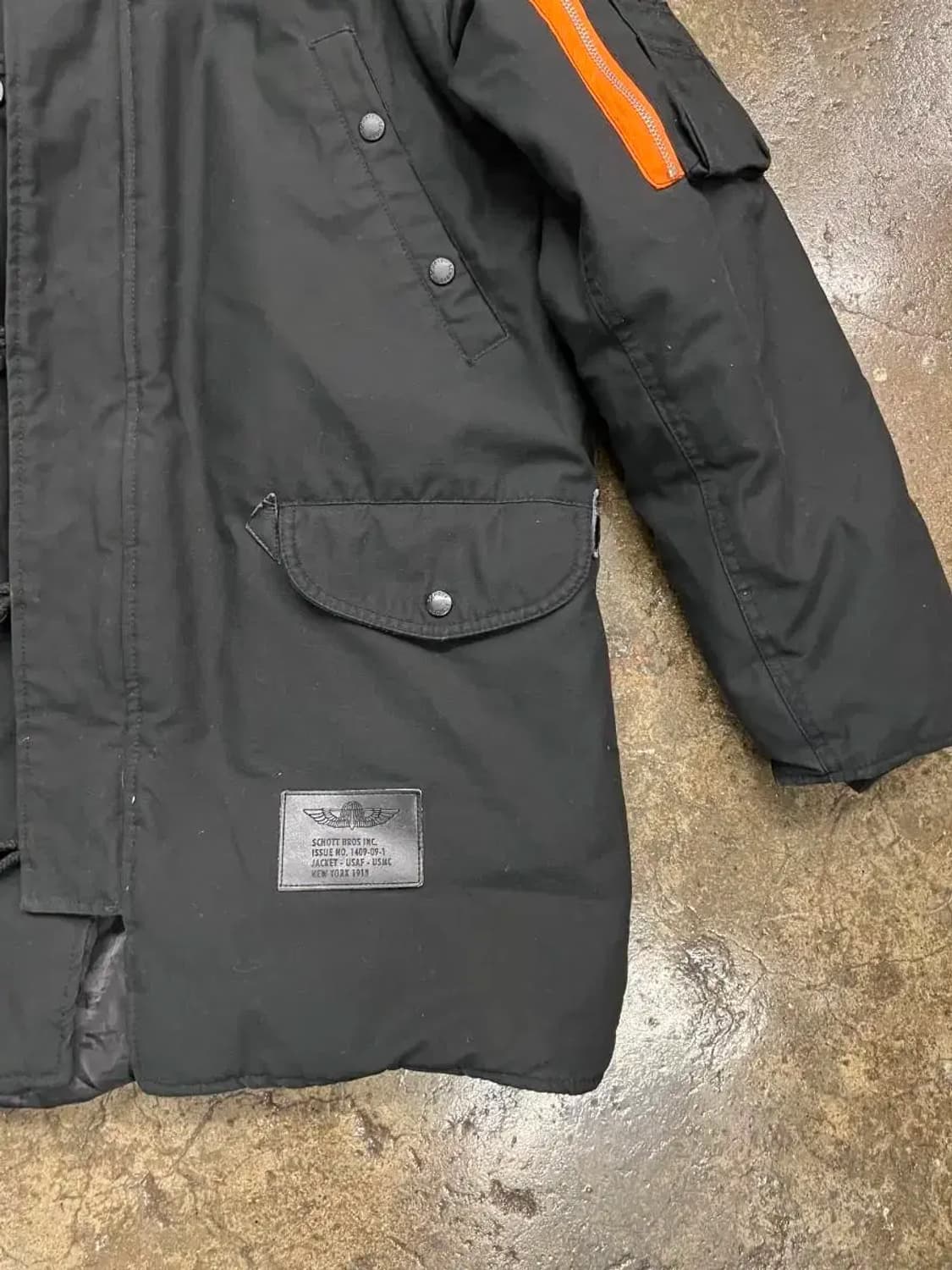 schott 쇼트 블랙 오버핏 다운 상품이미지2