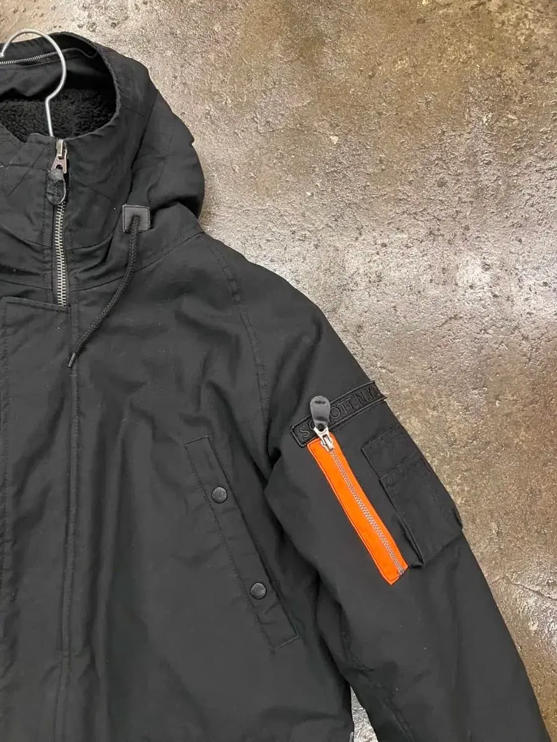 schott 쇼트 블랙 오버핏 다운 상품이미지3