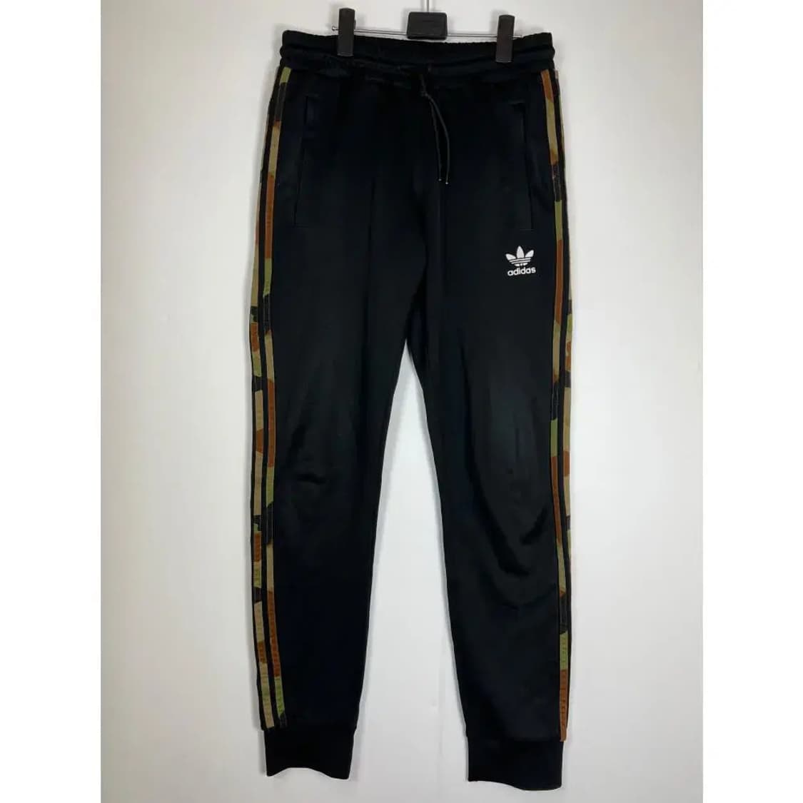 [95] 아디다스 오리지널스 밀리더리 카모 팬츠 상품이미지1