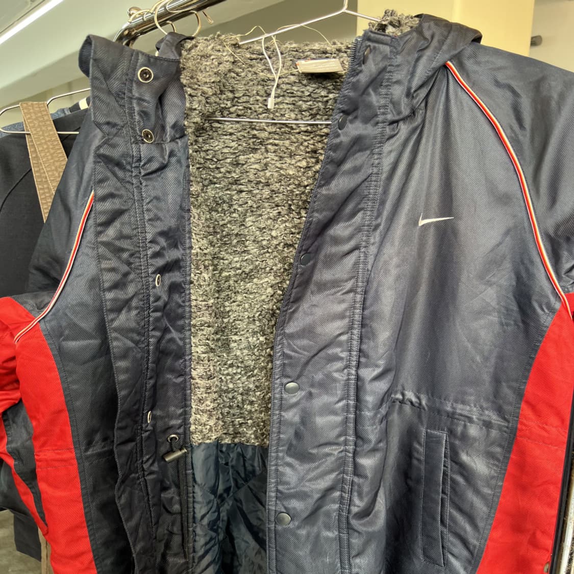 [라지 14-16] 나이키 올드스쿨 스우시 털 점퍼 여자 주니어 용 상품이미지5