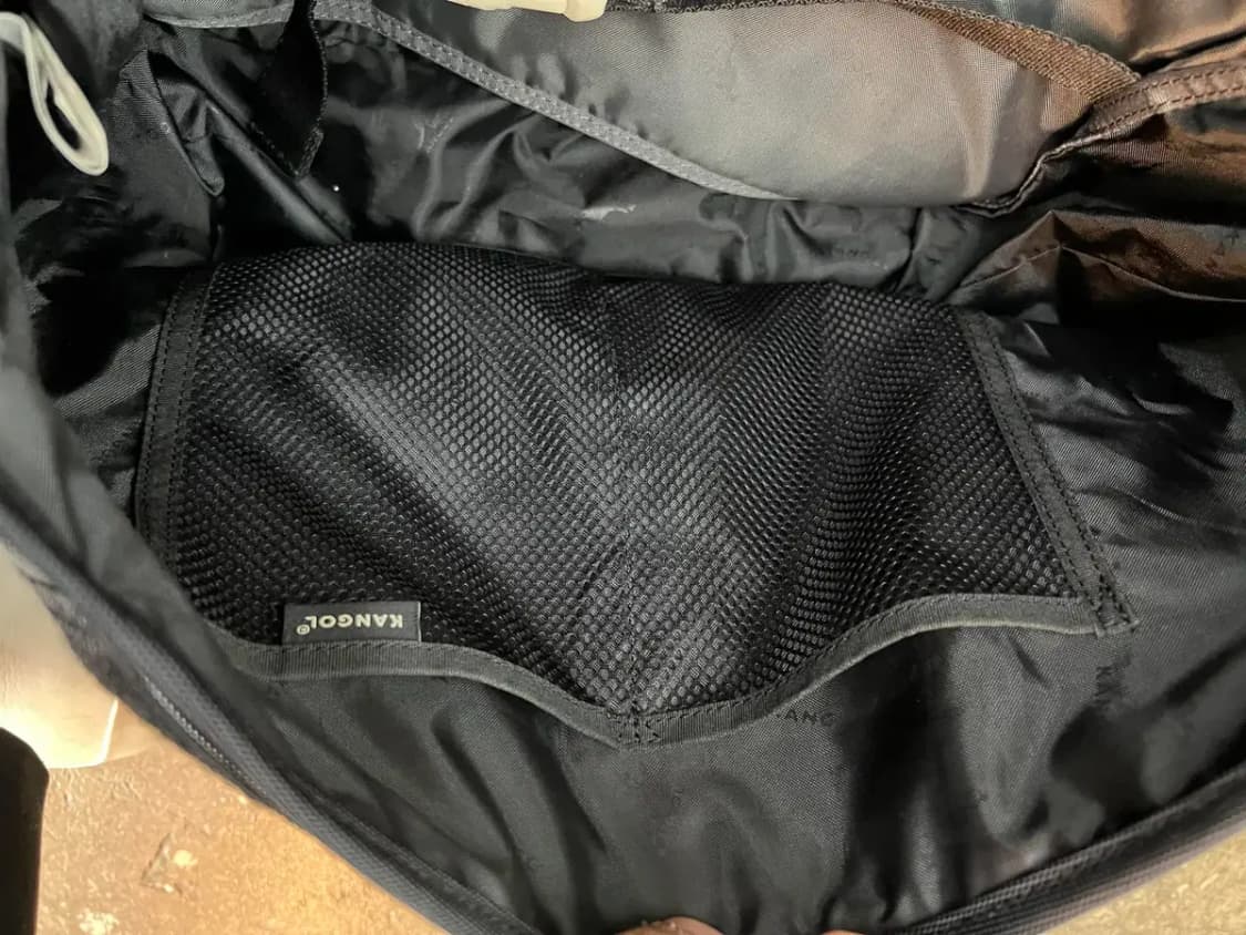 캉골 로고 크로스블랙 가방 노트북수납 상품이미지4