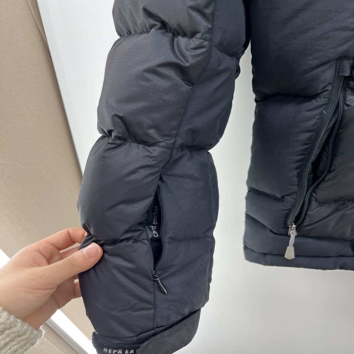 [85] 네파 블랙 빈티지 다운패딩 점퍼 상품이미지4