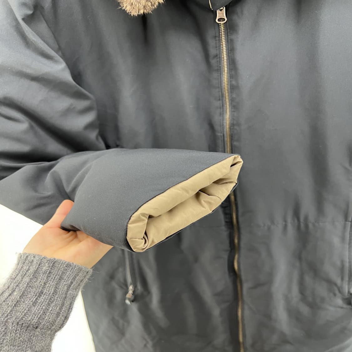 [48] 솔리드옴므 우영미 토끼털 리버시블 남자 양면 롱파카 상품이미지4