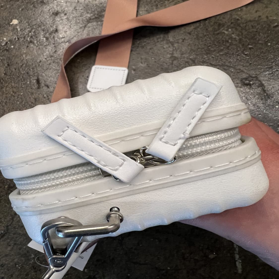 빈폴 로고 어웨이 미니 크로스백 아이보리 상품이미지2