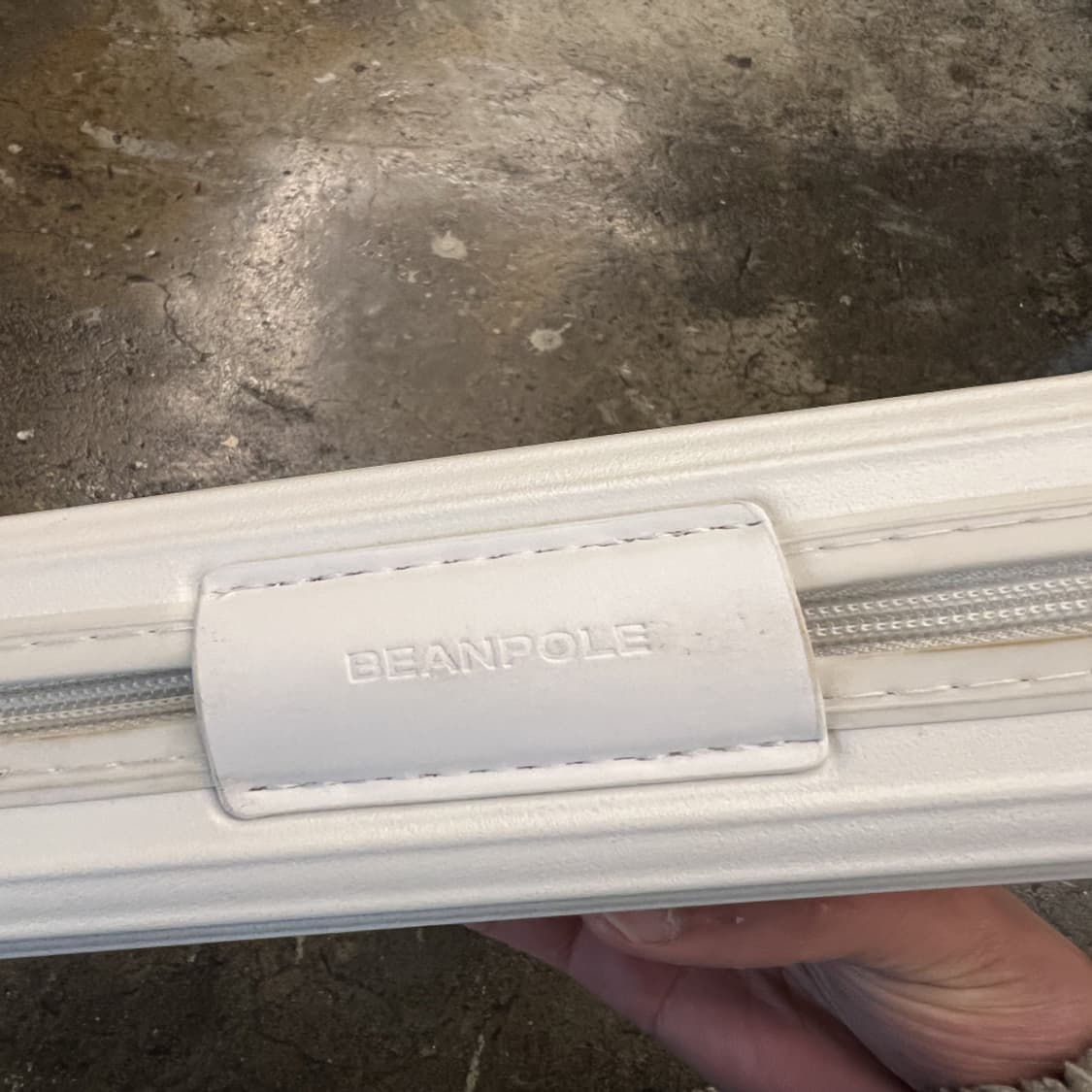 빈폴 로고 어웨이 미니 크로스백 아이보리 상품이미지4