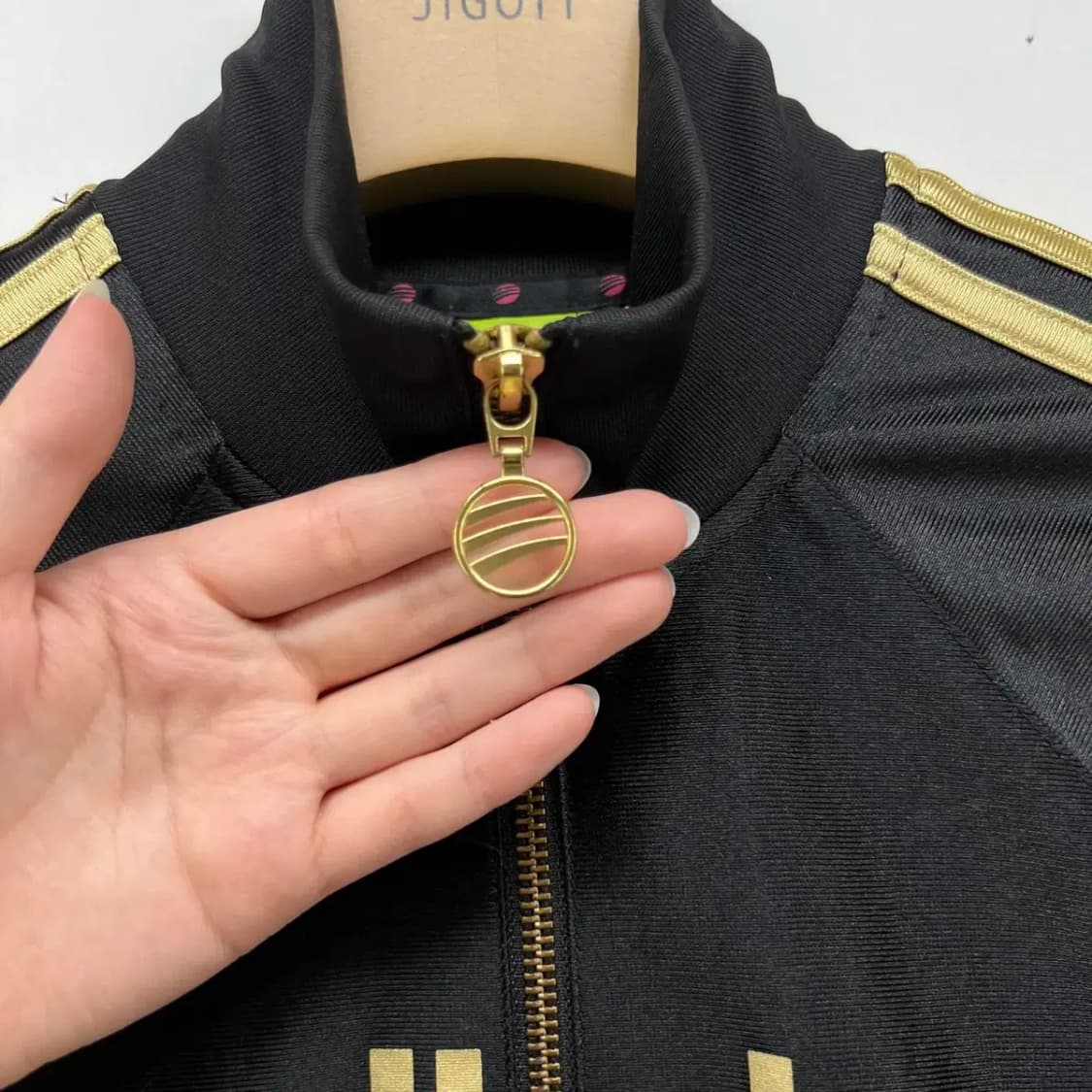 [S] 아디다스 오리지널스 삼선로고 꽃자수 트레이닝탑 져지 Y2K 상품이미지4