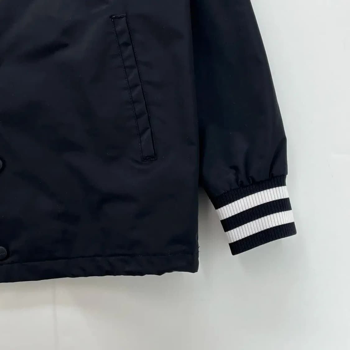 스몰 새상품급 컨디션 블랙 미즈노 여자 코치점퍼 자켓 상품이미지3