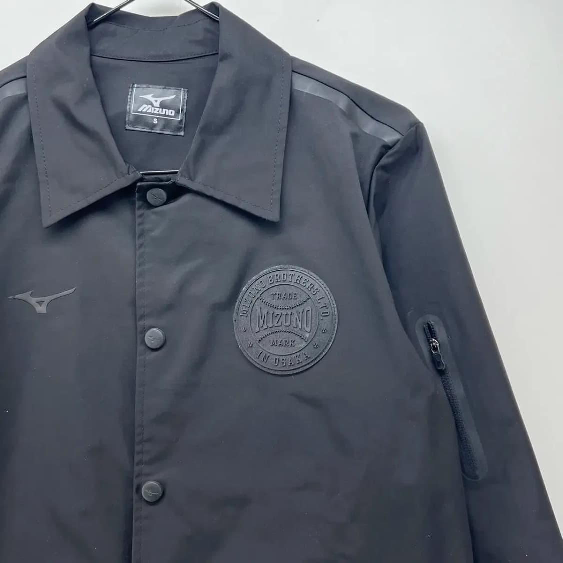 스몰 새상품급 컨디션 블랙 미즈노 여자 코치점퍼 자켓 상품이미지4