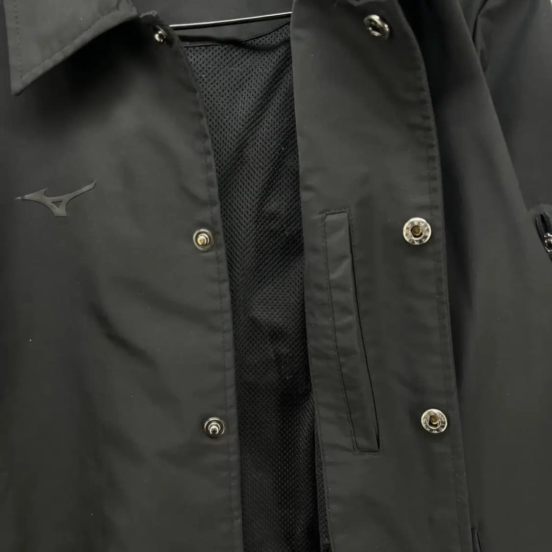 스몰 새상품급 컨디션 블랙 미즈노 여자 코치점퍼 자켓 상품이미지5