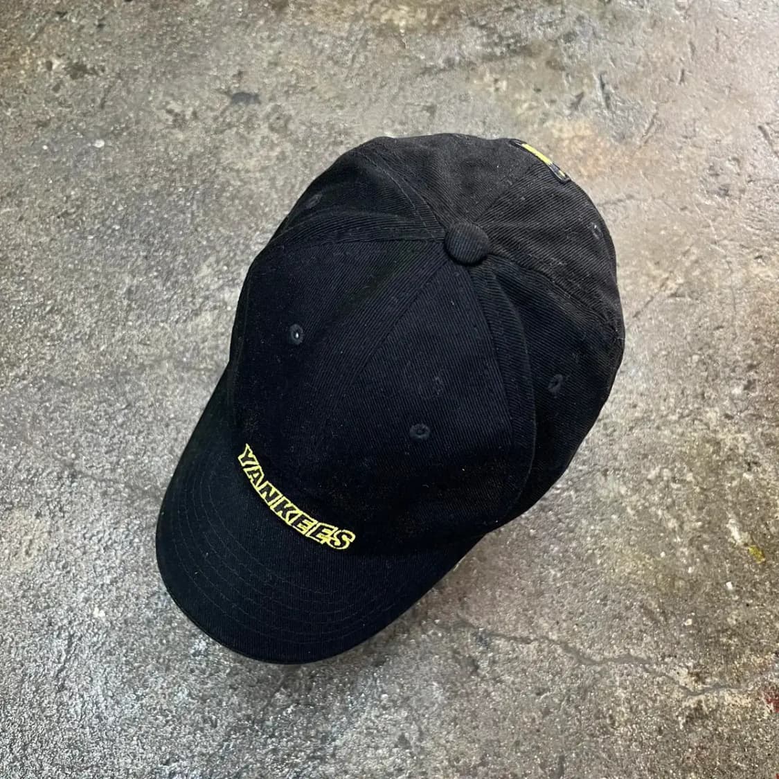 one mlb 양키스 스펠아웃 로고 볼캡 블랙 빈티지 상품이미지1