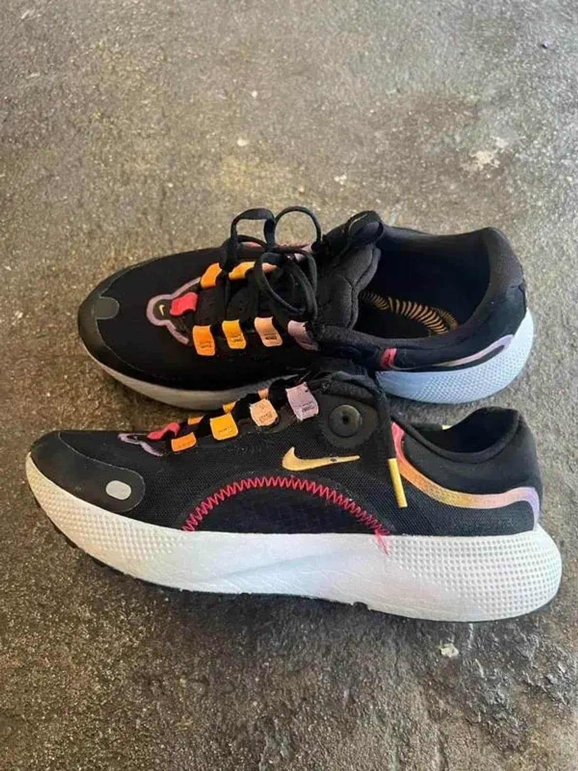 235 나이키우먼스 이스케이프런  리액트 상품이미지3