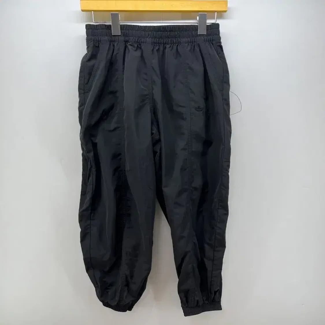 스몰 아디다스 오리지널스 여자 나일론팬츠 고프코어 블록코어룩 코디 블랙 상품이미지1