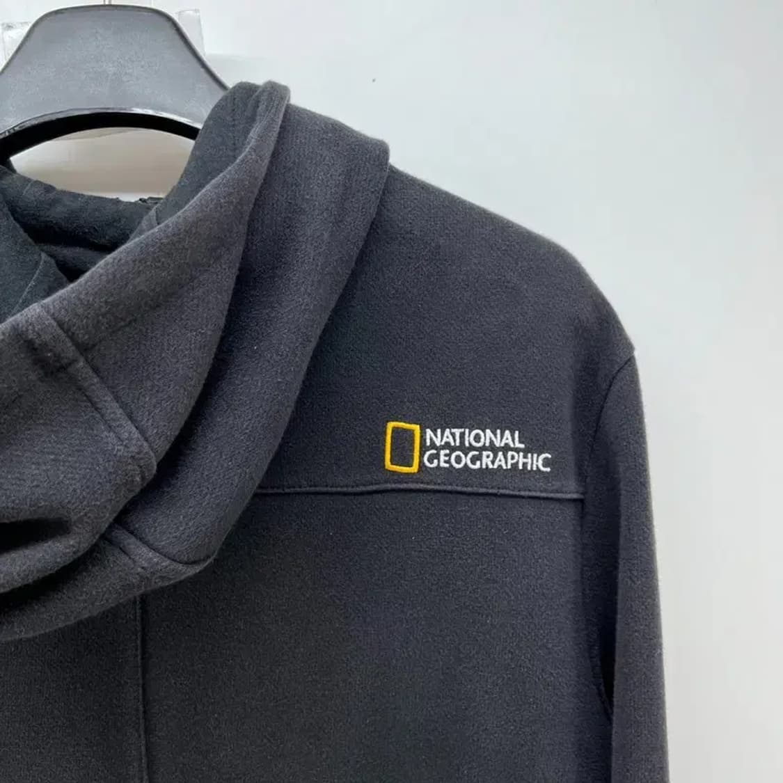 미디움 내셔널지오그래픽 와펜 집업 후드티셔츠 블랙 후디 상품이미지10