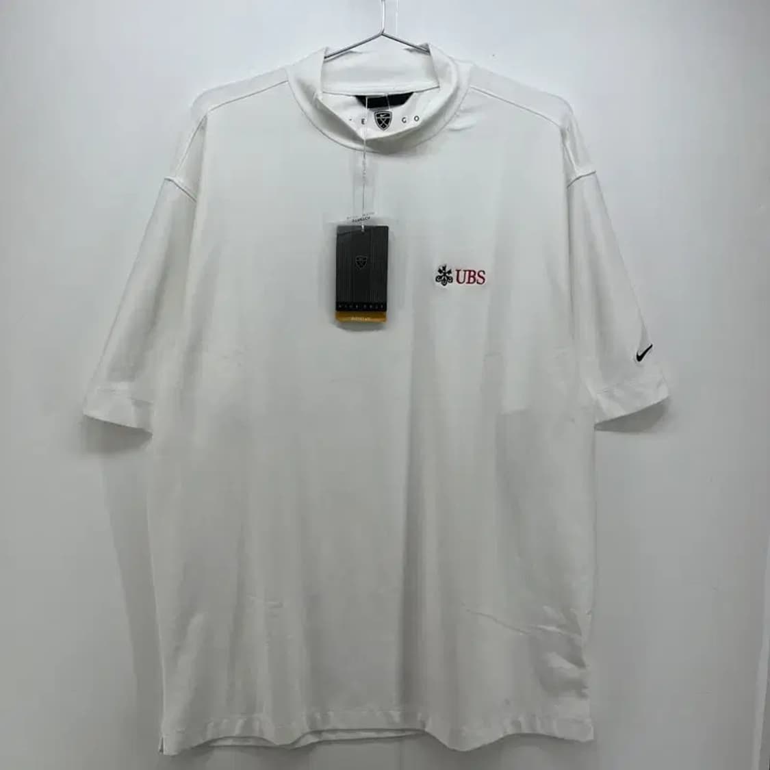 미디움 새상품 나이키 골프 기능성티셔츠 ubs 로고 반팔 웨어 골프룩 상품이미지1