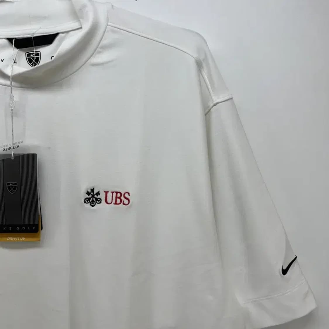 미디움 새상품 나이키 골프 기능성티셔츠 ubs 로고 반팔 웨어 골프룩 상품이미지3