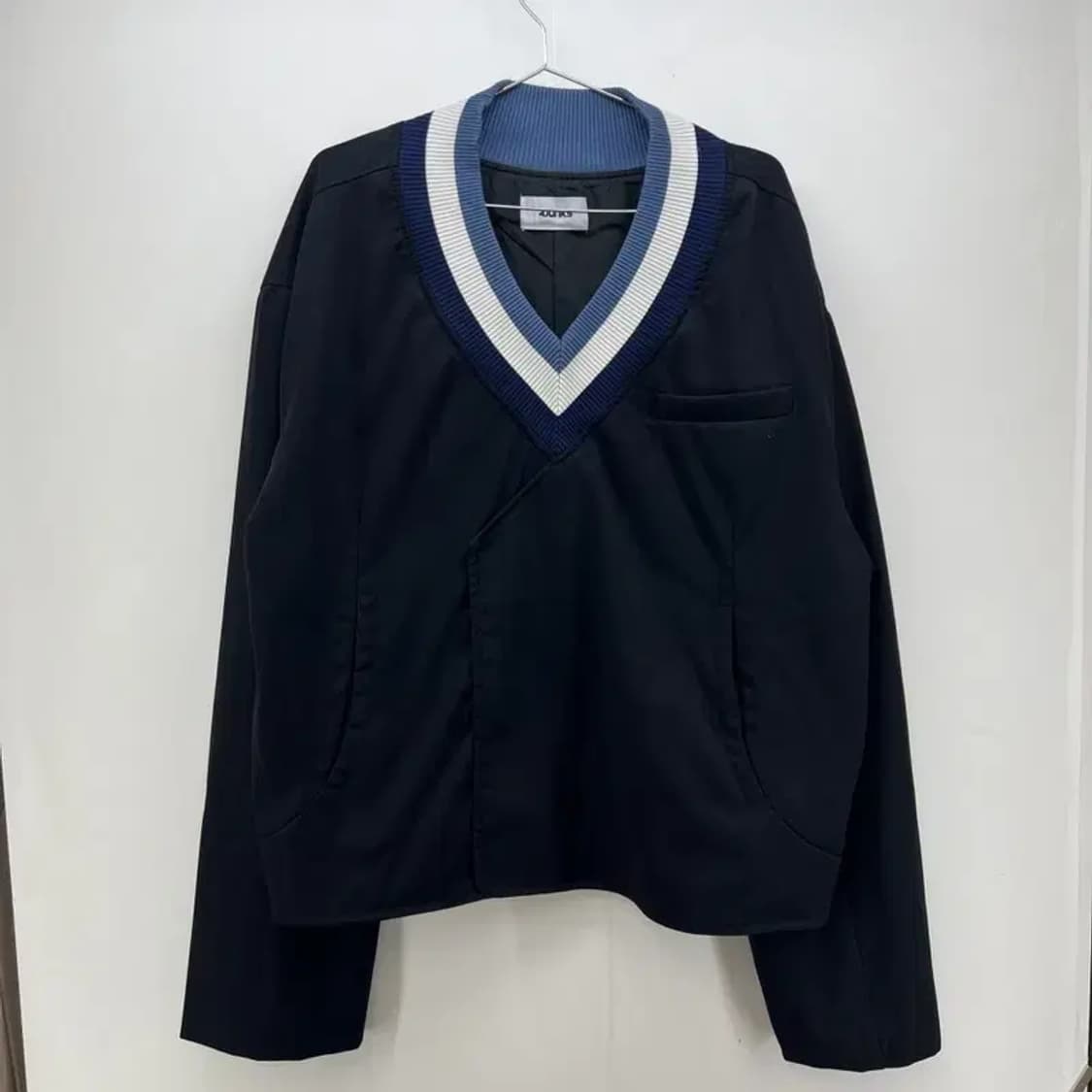 s 남여공용 오버핏 유니크 브이넥 긴팔 티셔츠 상품이미지1