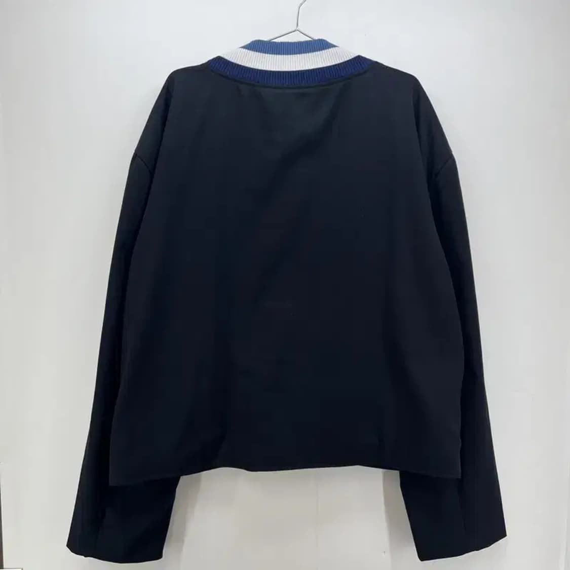 s 남여공용 오버핏 유니크 브이넥 긴팔 티셔츠 상품이미지2