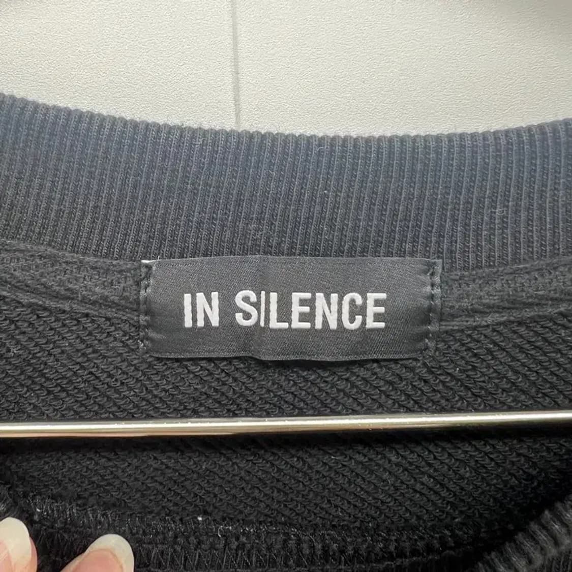 라지 인사일런스 로고 오버핏 맨투맨 블랙 빈티지룩 새상품급 상품이미지7