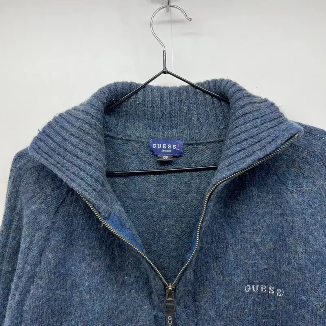 105게스진  GUESS JEANS 반집업 니트 봄룩 나들이룩 네이비 상품이미지6