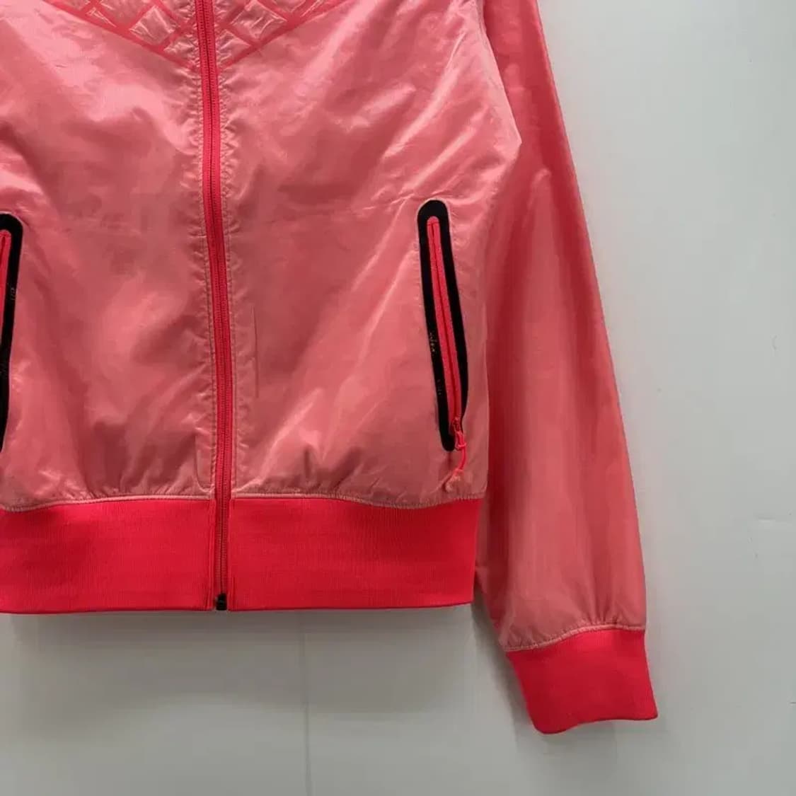 85 나이키 여자 요가 헬스 운동복 런닝웨어 사용감있음 후드집업 상품이미지3