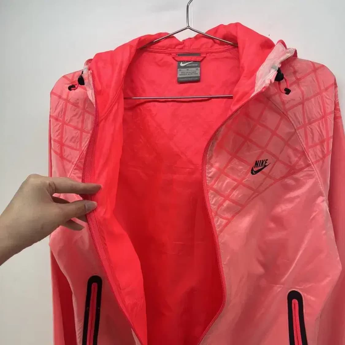 85 나이키 여자 요가 헬스 운동복 런닝웨어 사용감있음 후드집업 상품이미지5