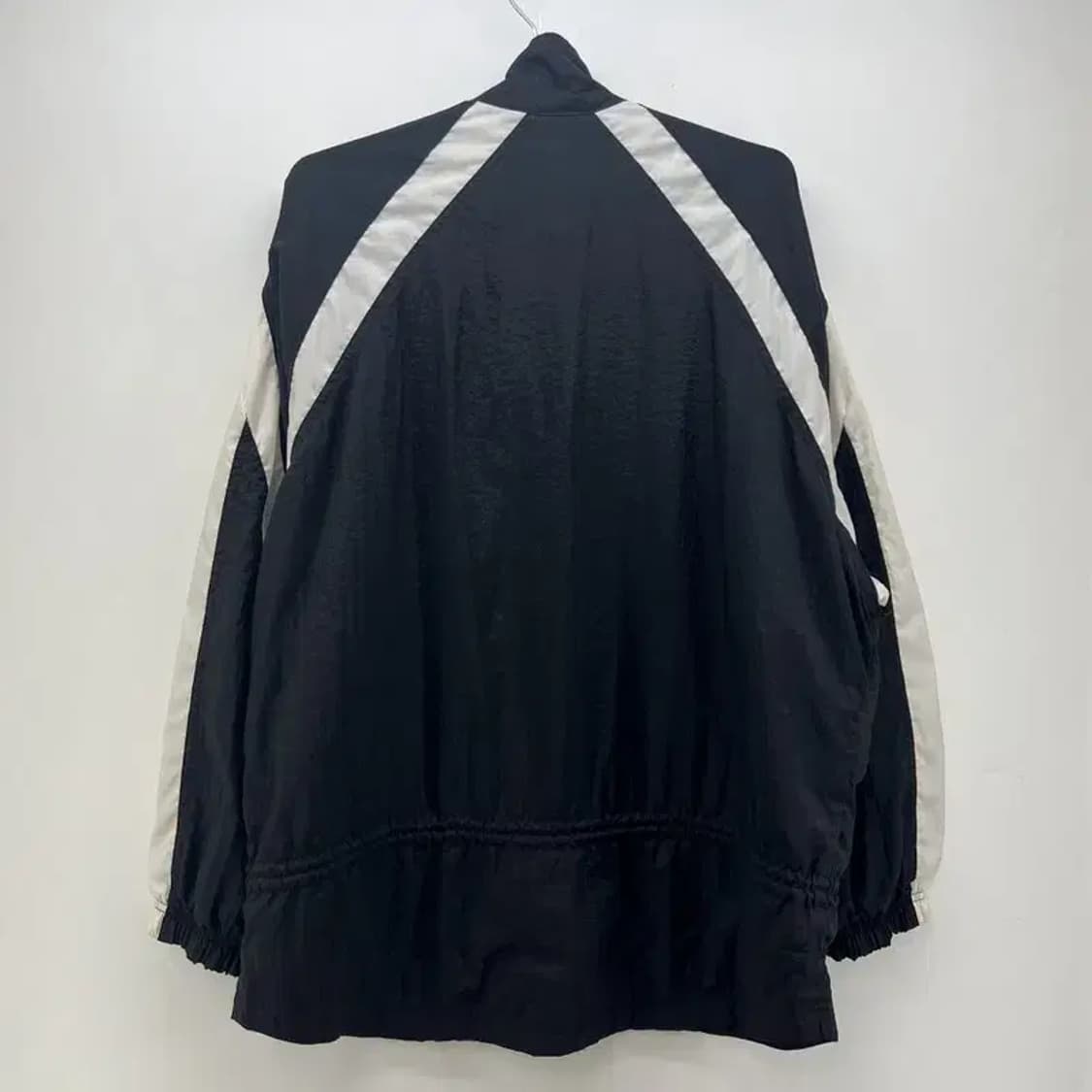 미디움 나이키 올드스쿨 사이드라인 포인트 오버핏 바람막이자켓 상품이미지2