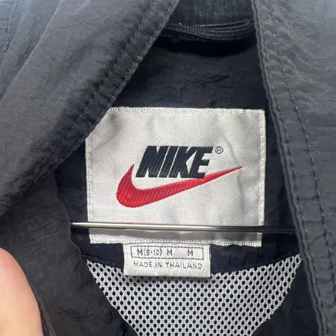 미디움 나이키 올드스쿨 사이드라인 포인트 오버핏 바람막이자켓 상품이미지9