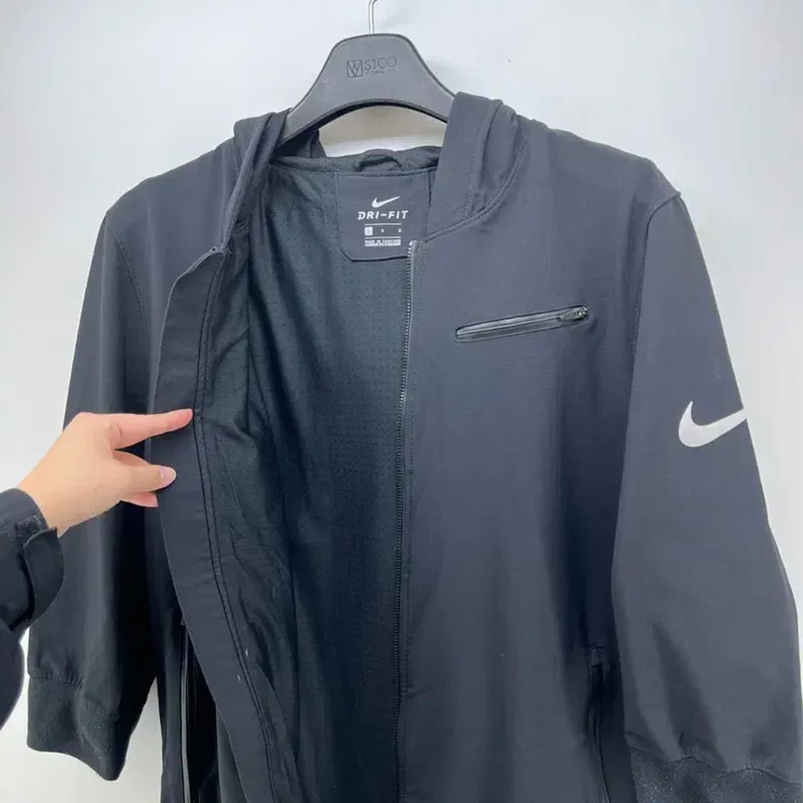 100 나이키 맨 에어 후디 집업 스포츠룩 7부반팔 자켓 런닝 헬스룩 상품이미지10