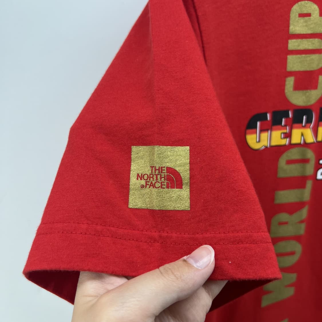 미디움 노스페이스 독일월드컵 기념 반팔티셔츠 레드 블록코어룩 상품이미지5