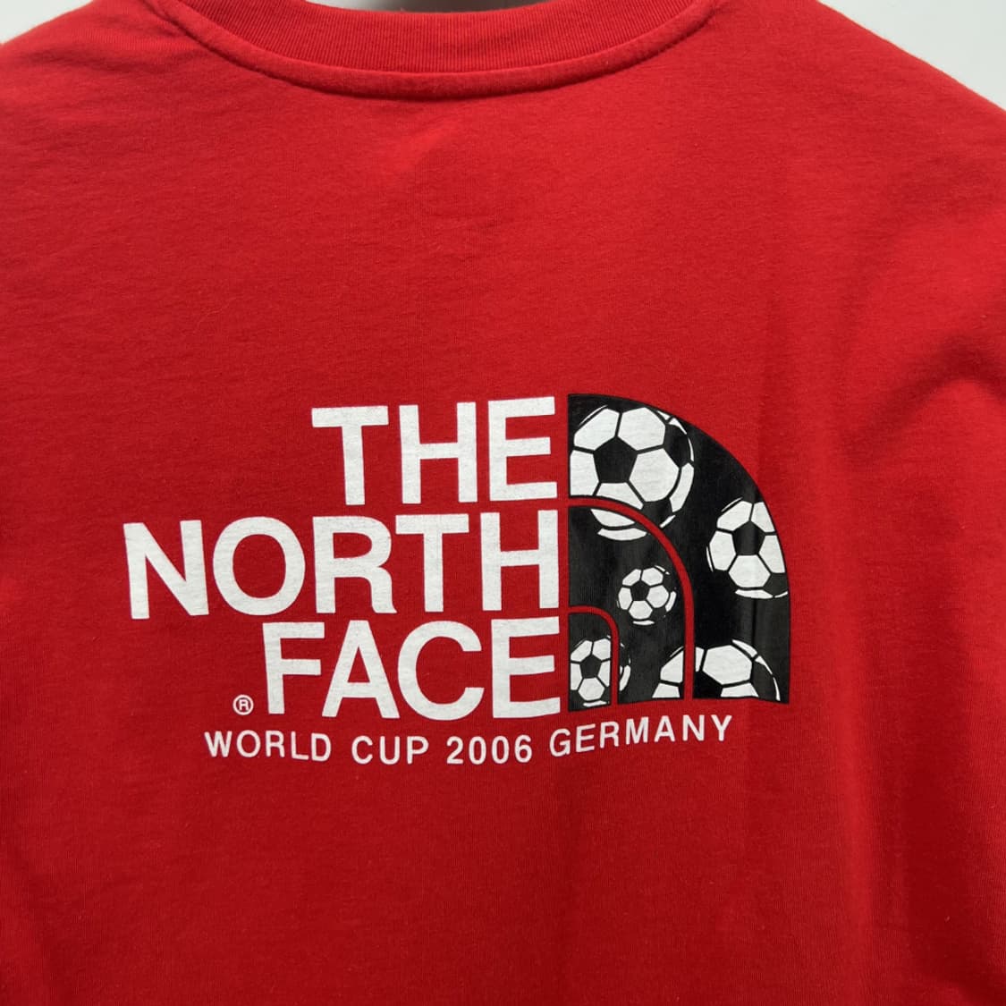 미디움 노스페이스 독일월드컵 기념 반팔티셔츠 레드 블록코어룩 상품이미지7