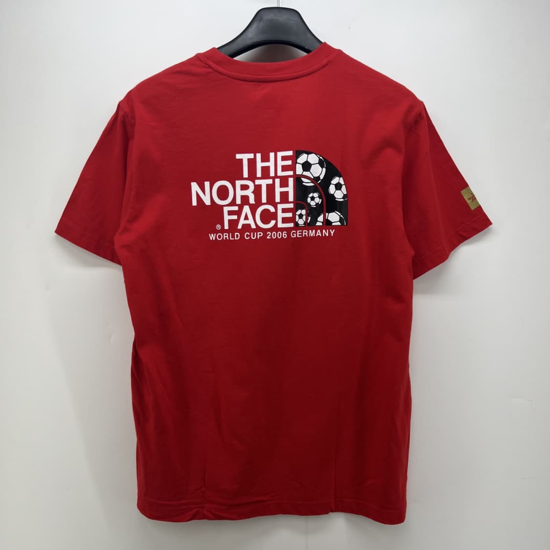 미디움 노스페이스 독일월드컵 기념 반팔티셔츠 레드 블록코어룩 상품이미지8