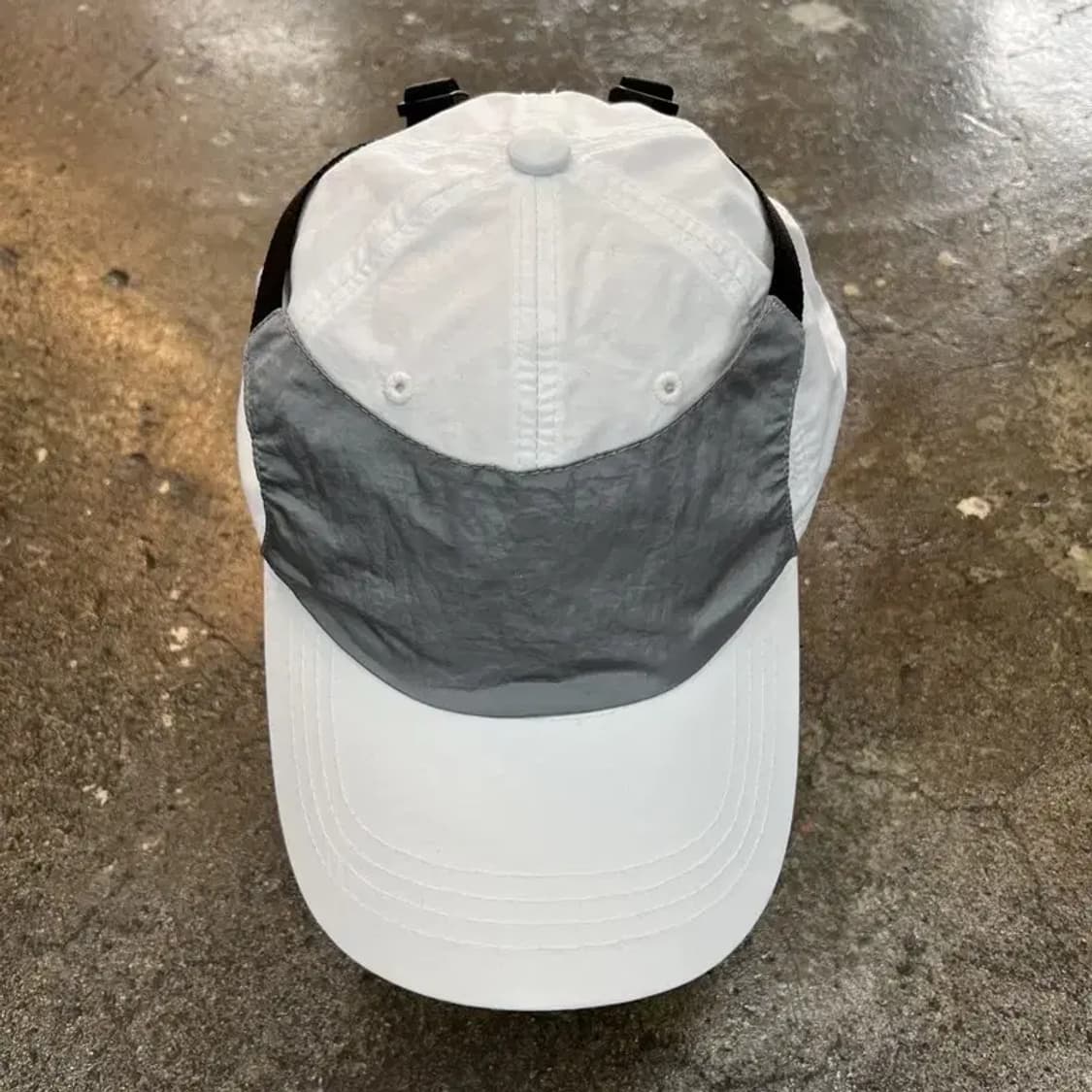 프리 LOGx XXBLUE 콜라보 테크웨어 화이트 볼캡 새상품급 상품이미지1