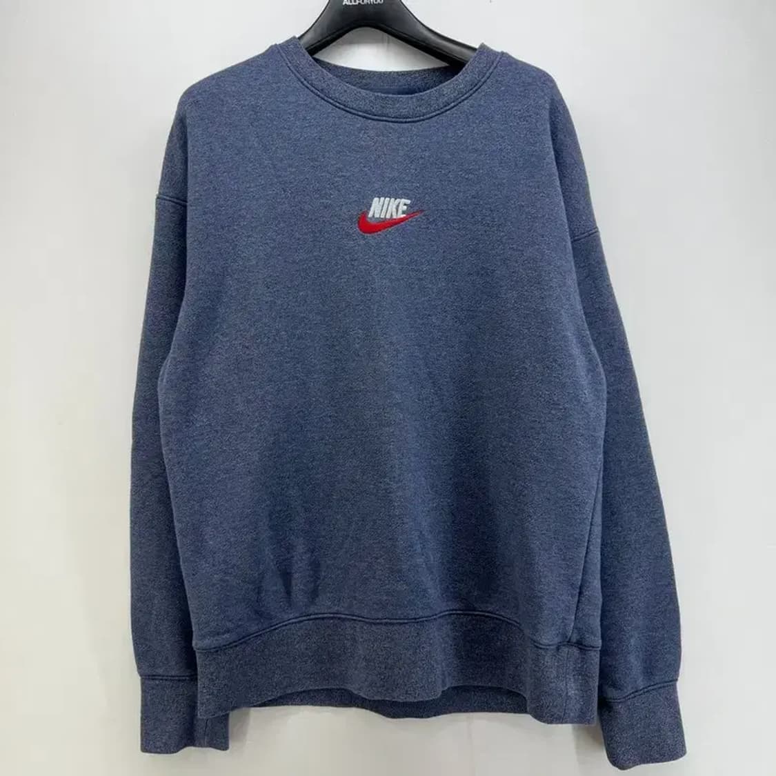 미디움 나이키 스포츠웨어 헤리티지 크루탑 네이비 맨투맨 상품이미지1