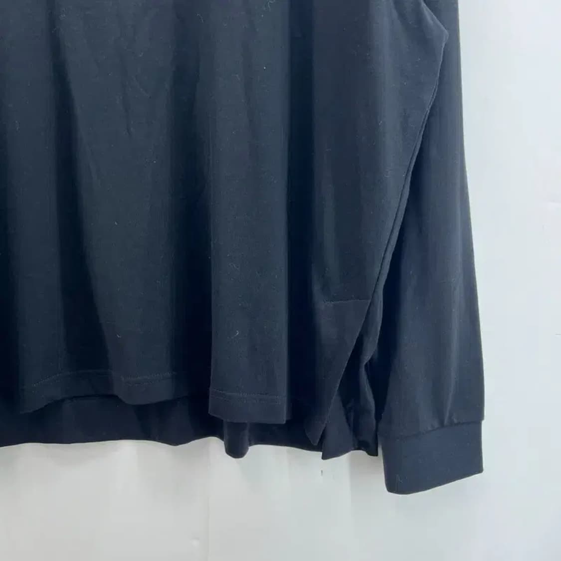 105 일꼬르소 남자 새상품급 블랙 얇은 긴팔 티셔츠 쭉티 블랙 상품이미지10