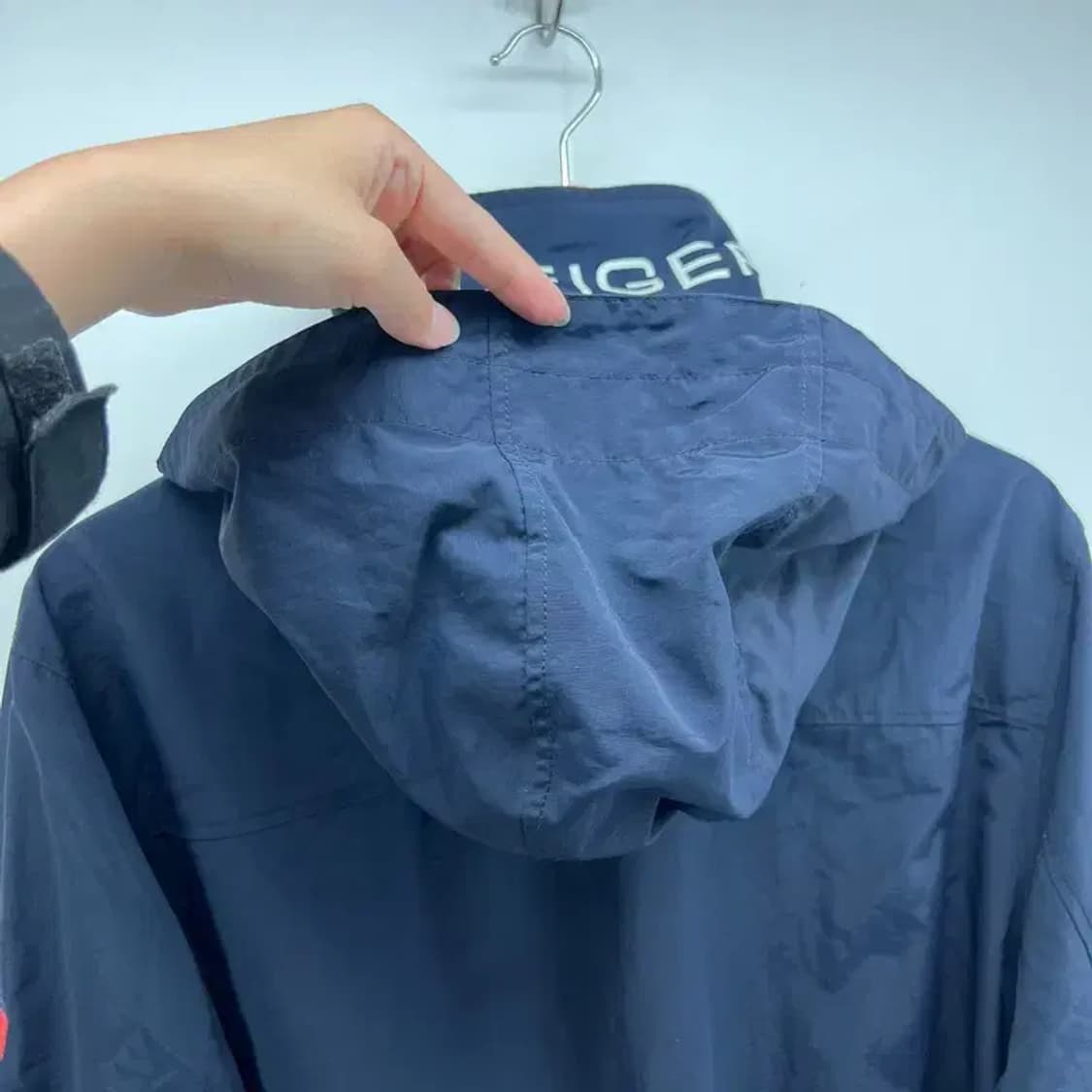 미디움 타미힐피거 오버핏 기능성 바람막이 네이비 상품이미지8