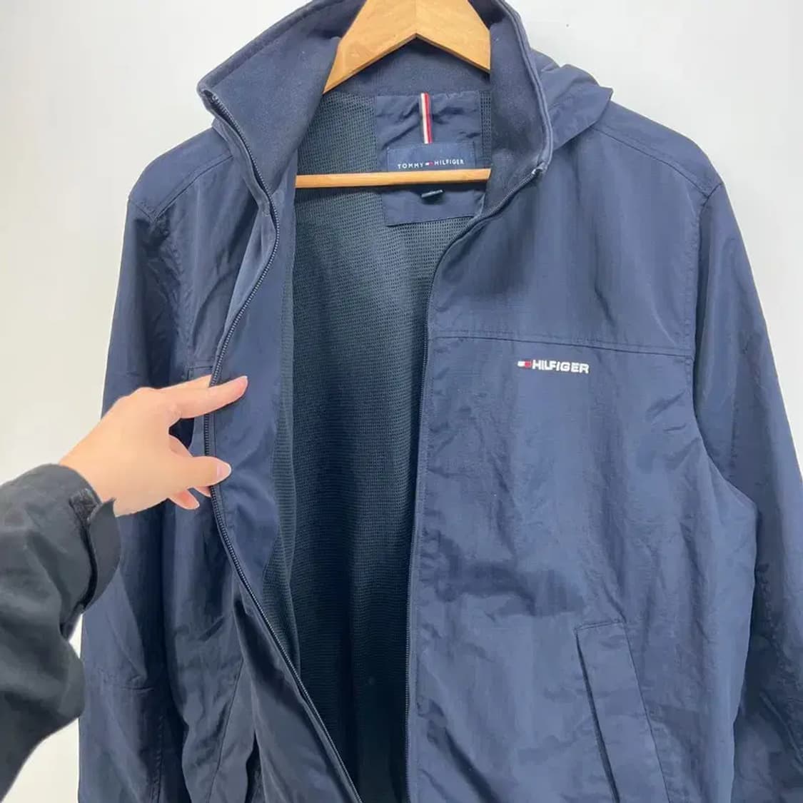 미디움 타미힐피거 오버핏 기능성 바람막이 네이비 상품이미지9
