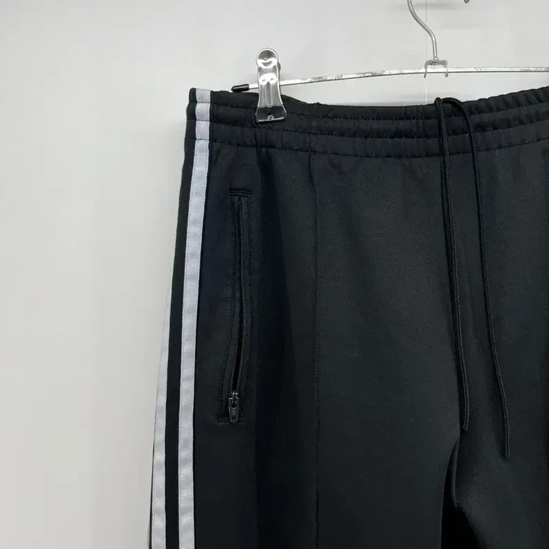 라지 아디다스 오리지널스 유로파 삼선 팬츠 블랙 상품이미지8