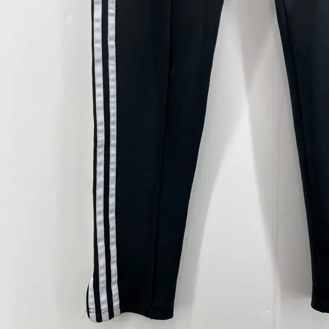 라지 아디다스 오리지널스 유로파 삼선 팬츠 블랙 상품이미지9