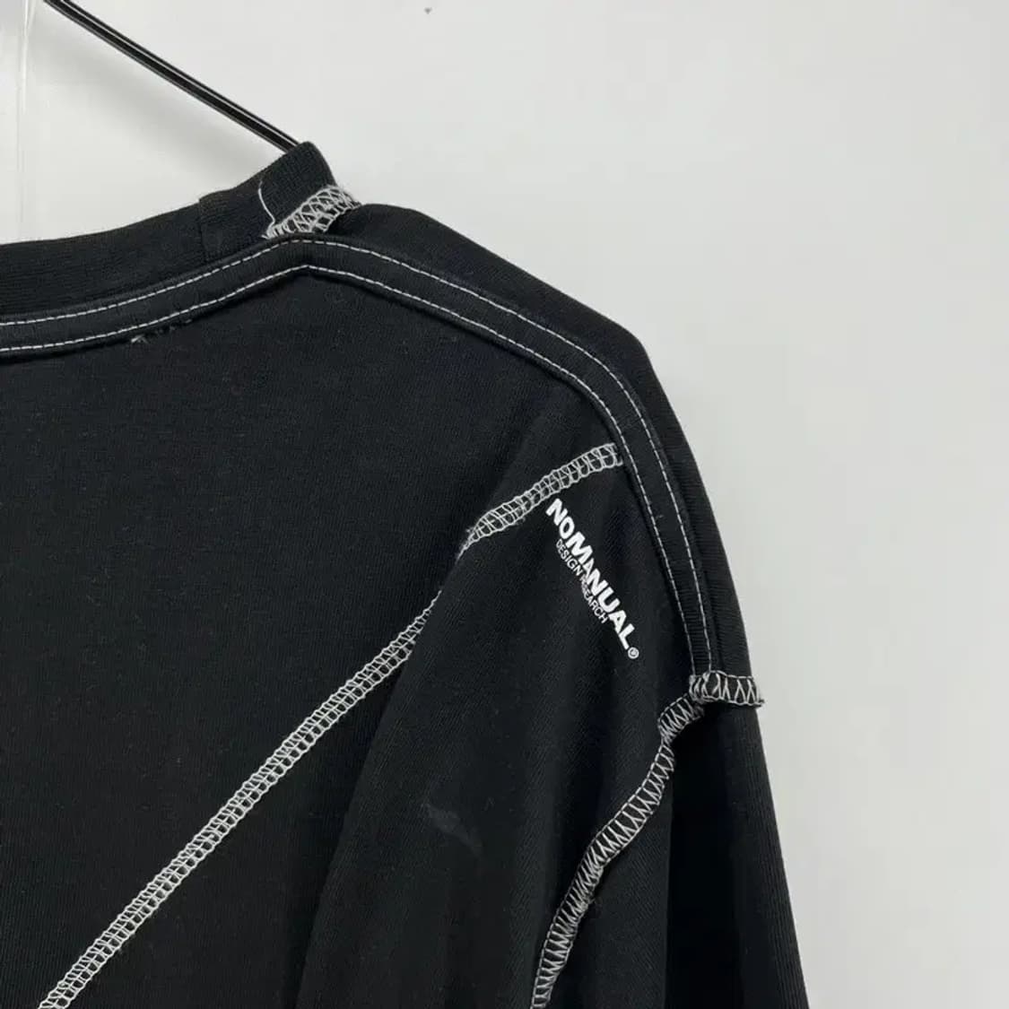 라지 노메뉴얼 스티치 롱슬리브 블랙 얇은긴팔 오버핏 나일론팬츠코디 상품이미지7