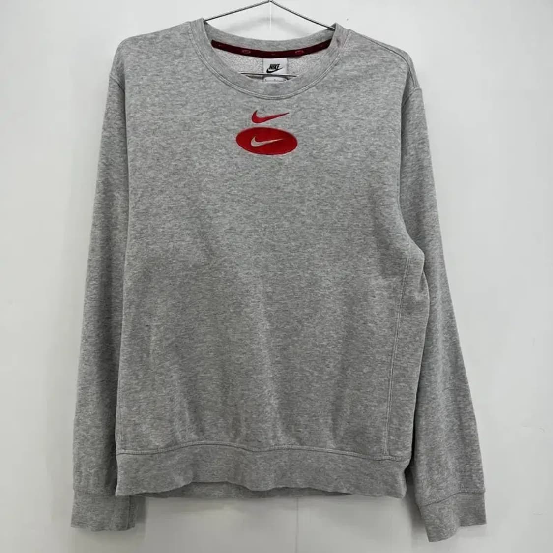 스몰 나이키 스포츠웨어 스우시 그리 플리스 크루 b그레이드 오염상품 상품이미지1