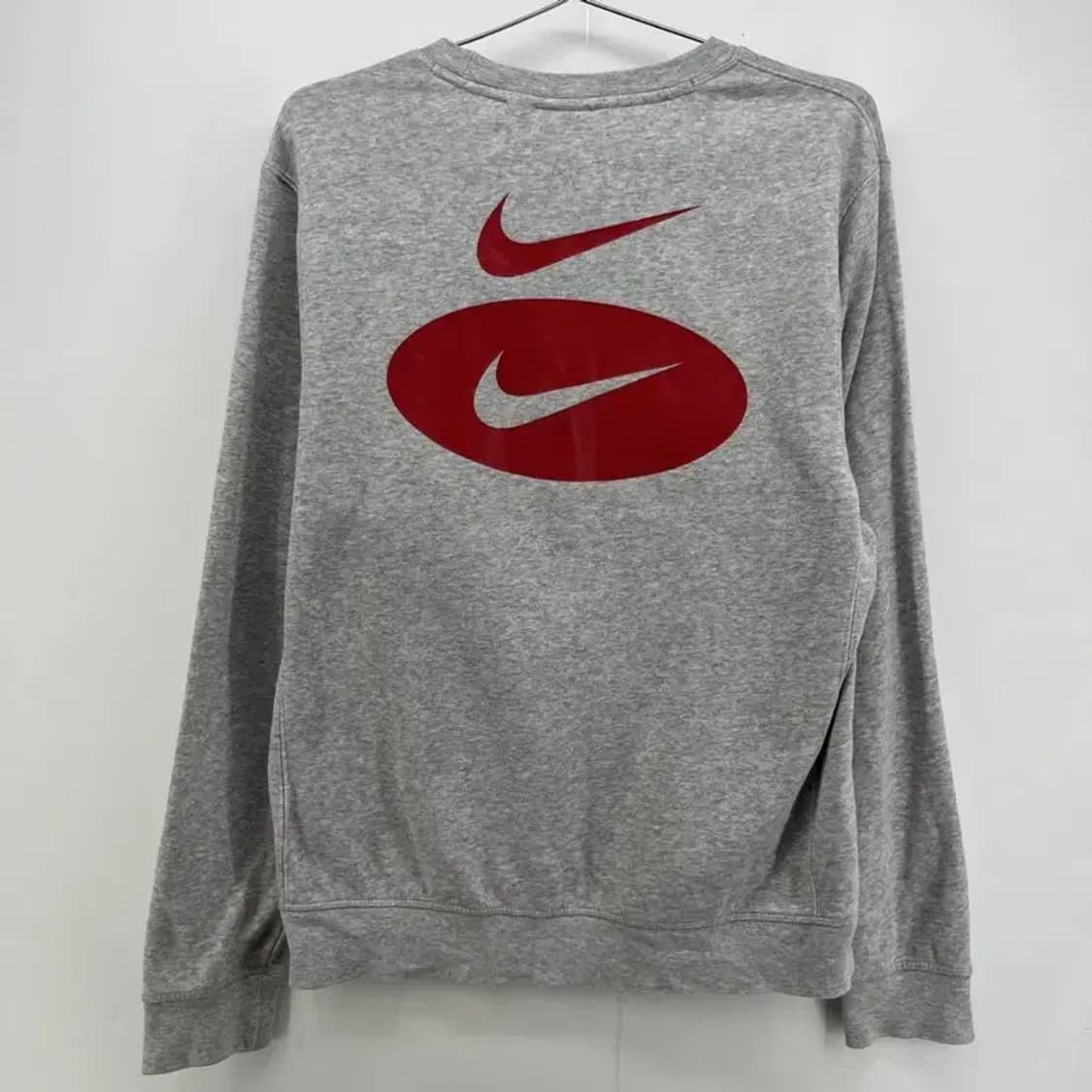 스몰 나이키 스포츠웨어 스우시 그리 플리스 크루 b그레이드 오염상품 상품이미지2