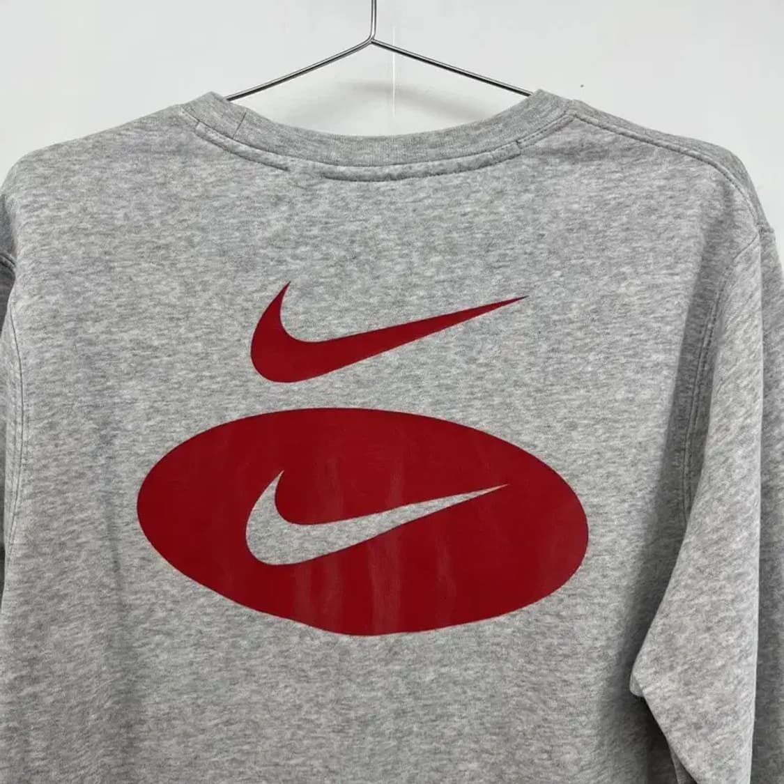 스몰 나이키 스포츠웨어 스우시 그리 플리스 크루 b그레이드 오염상품 상품이미지3