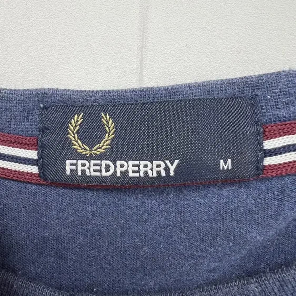 미디움 프레드페리 월계관 여름 네이비 반팔티셔츠 빈티지 상품이미지5